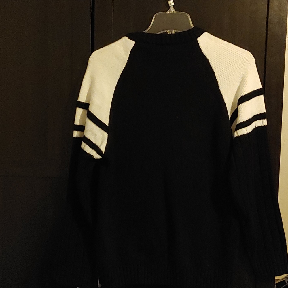 Sweater - Picture 4 of 4